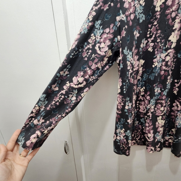 J.Jill Pure Jill Long Sleeve Shirttail Tee PurpleGray Floral Print Women’s Large - Picture 3 of 9